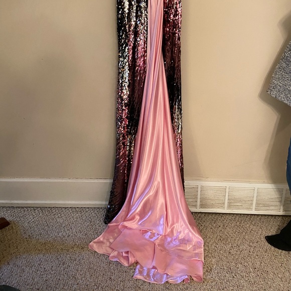 Tony bowls dress - Picture 3 of 3